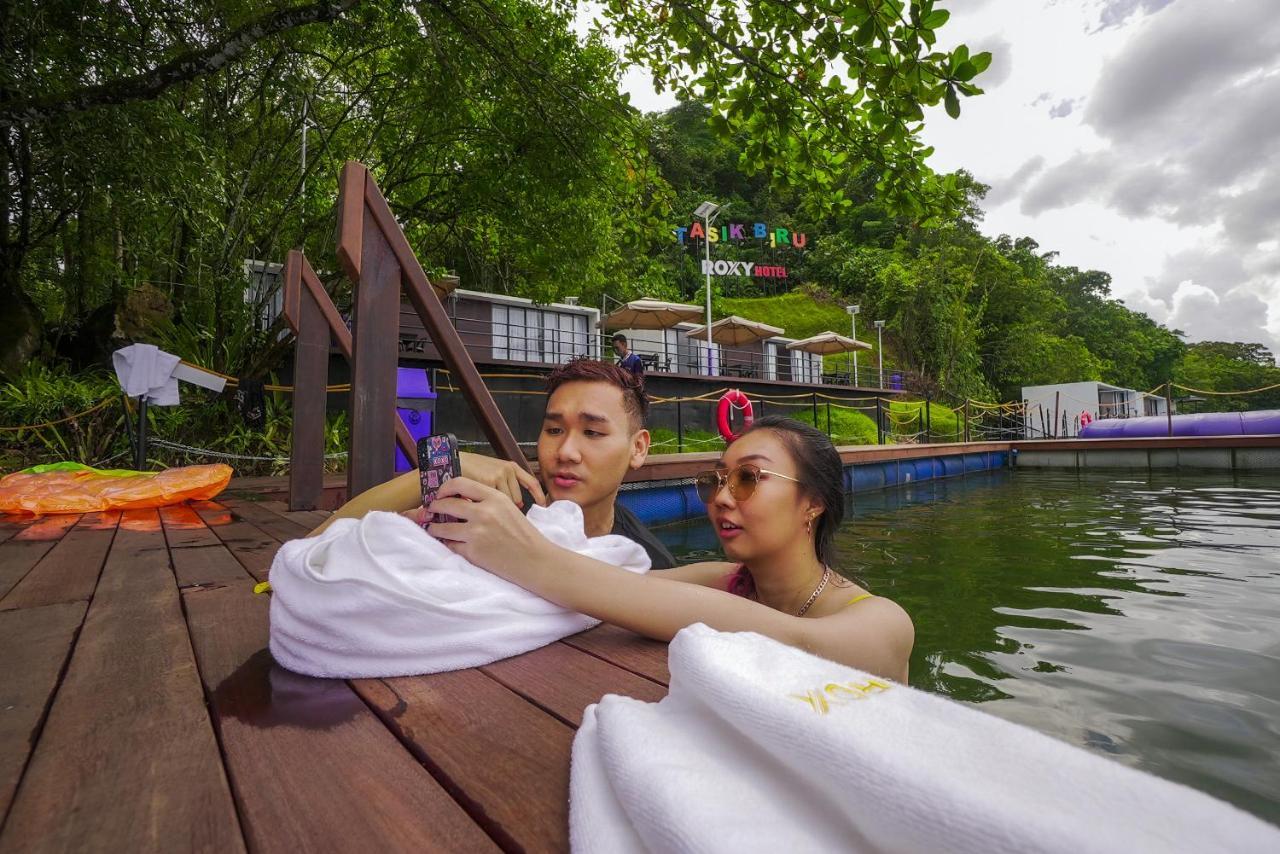 Roxy Tasik Biru Resort City Bau ภายนอก รูปภาพ