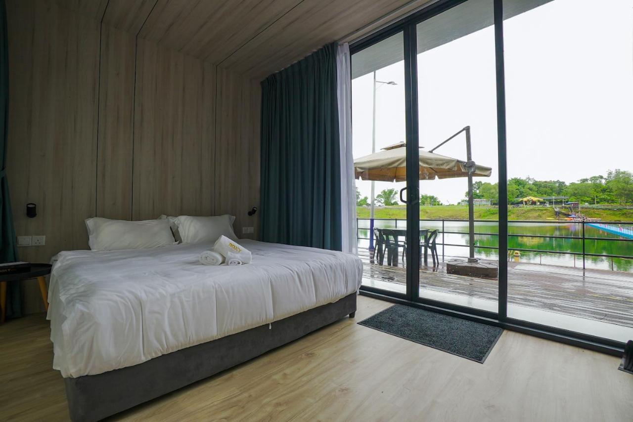 Roxy Tasik Biru Resort City Bau ภายนอก รูปภาพ