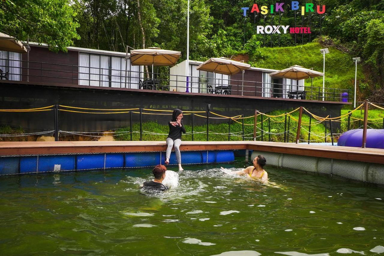 Roxy Tasik Biru Resort City Bau ภายนอก รูปภาพ
