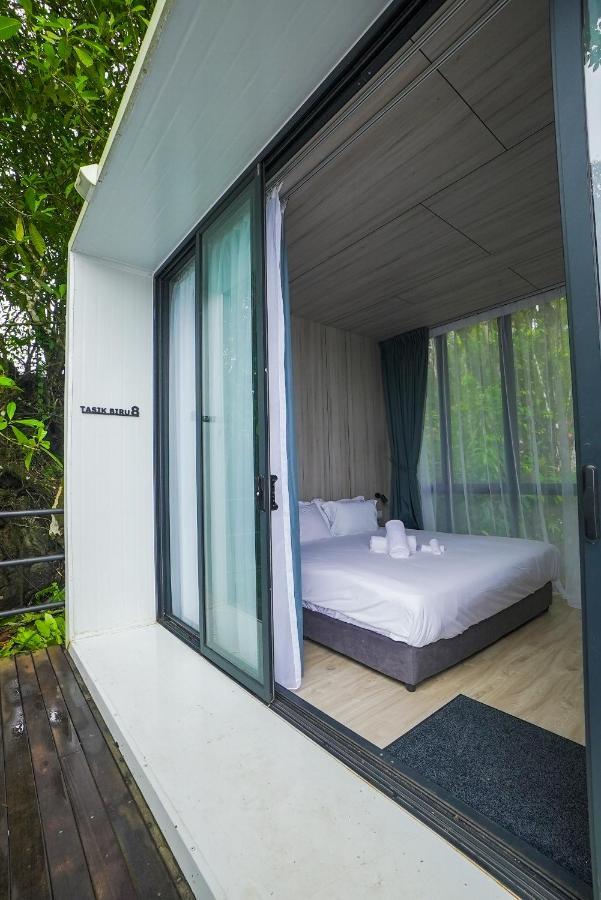 Roxy Tasik Biru Resort City Bau ภายนอก รูปภาพ