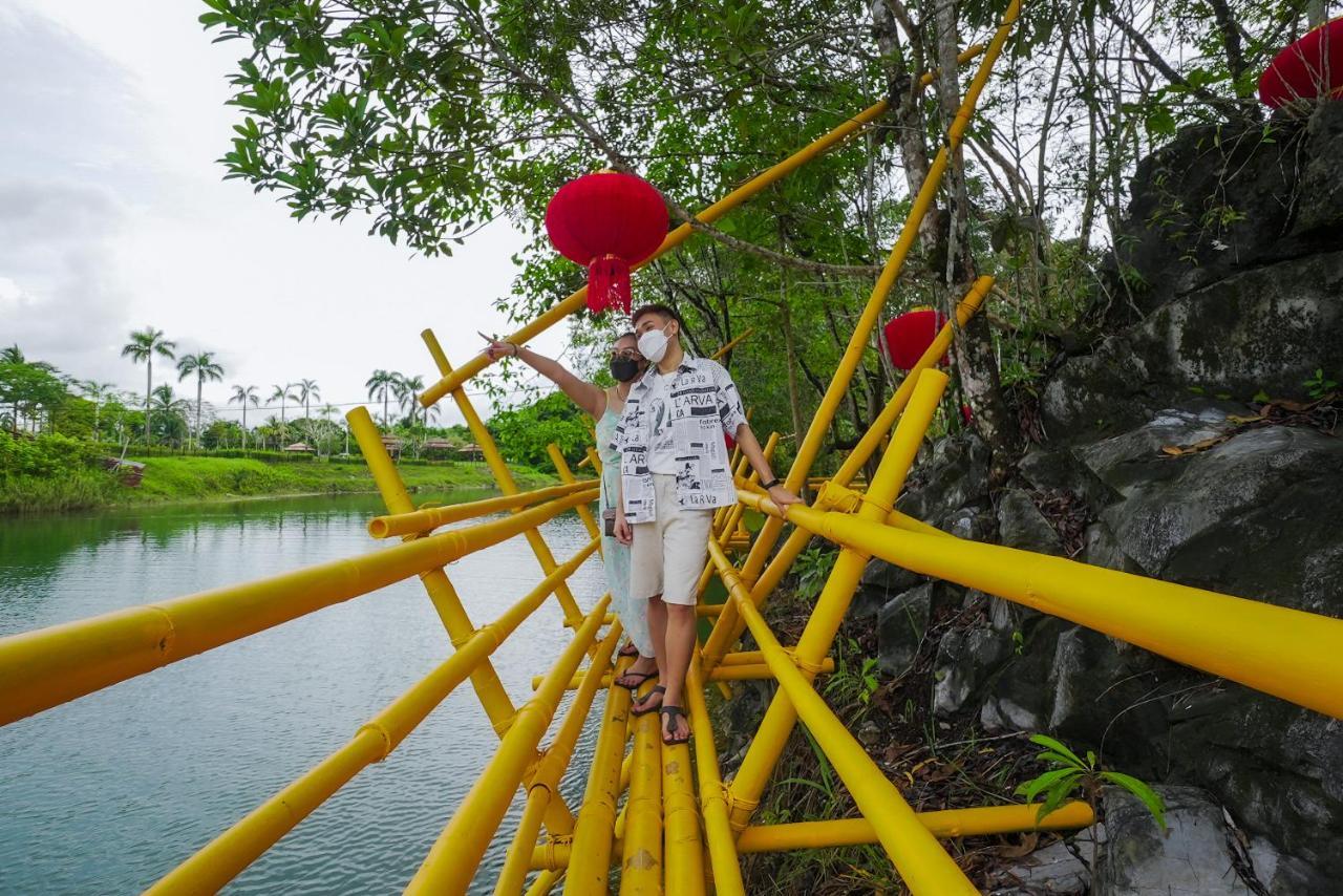 Roxy Tasik Biru Resort City Bau ภายนอก รูปภาพ