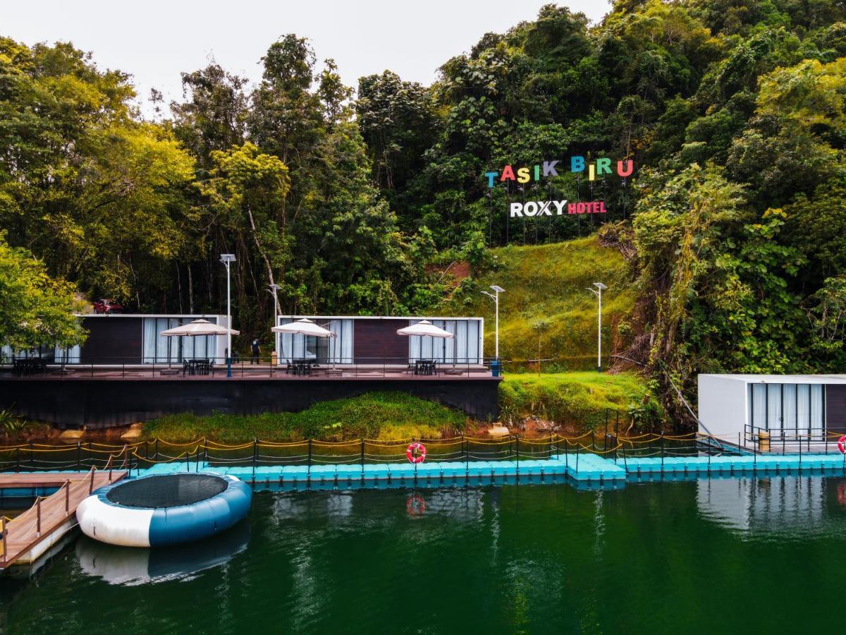 Roxy Tasik Biru Resort City Bau ภายนอก รูปภาพ