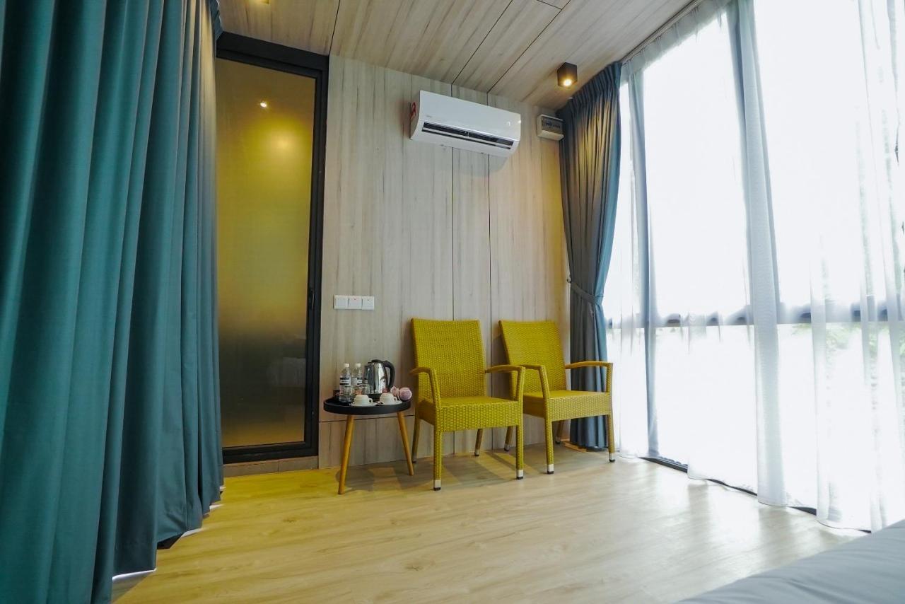 Roxy Tasik Biru Resort City Bau ภายนอก รูปภาพ