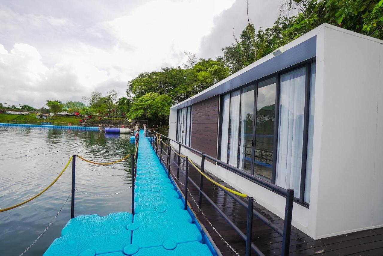 Roxy Tasik Biru Resort City Bau ภายนอก รูปภาพ