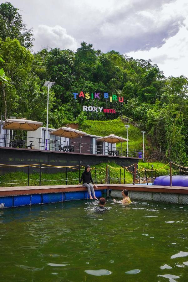 Roxy Tasik Biru Resort City Bau ภายนอก รูปภาพ