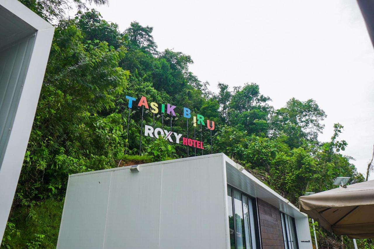 Roxy Tasik Biru Resort City Bau ภายนอก รูปภาพ