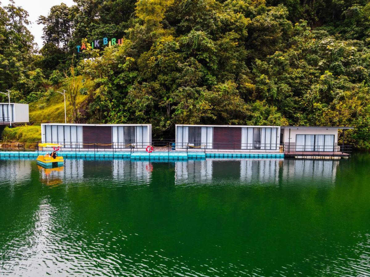 Roxy Tasik Biru Resort City Bau ภายนอก รูปภาพ