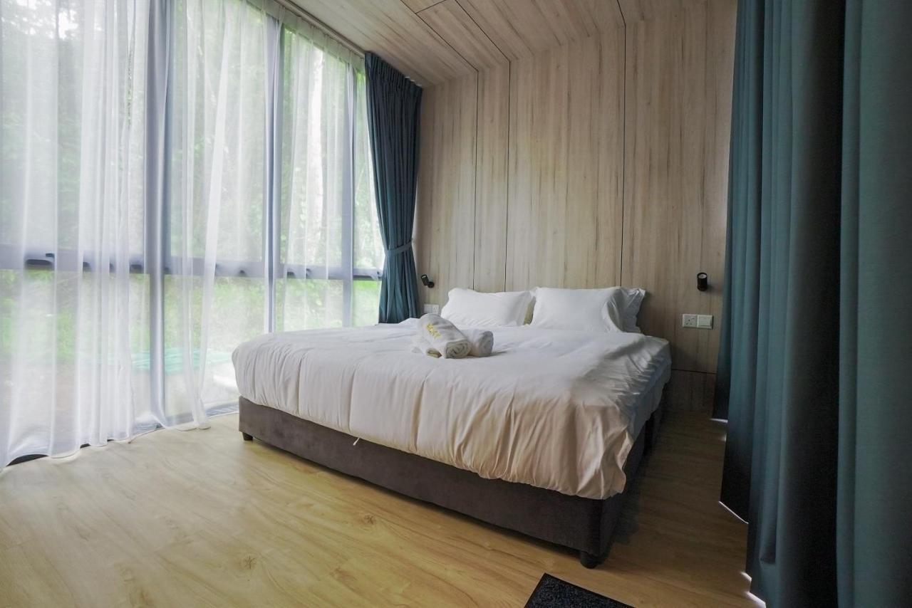 Roxy Tasik Biru Resort City Bau ภายนอก รูปภาพ