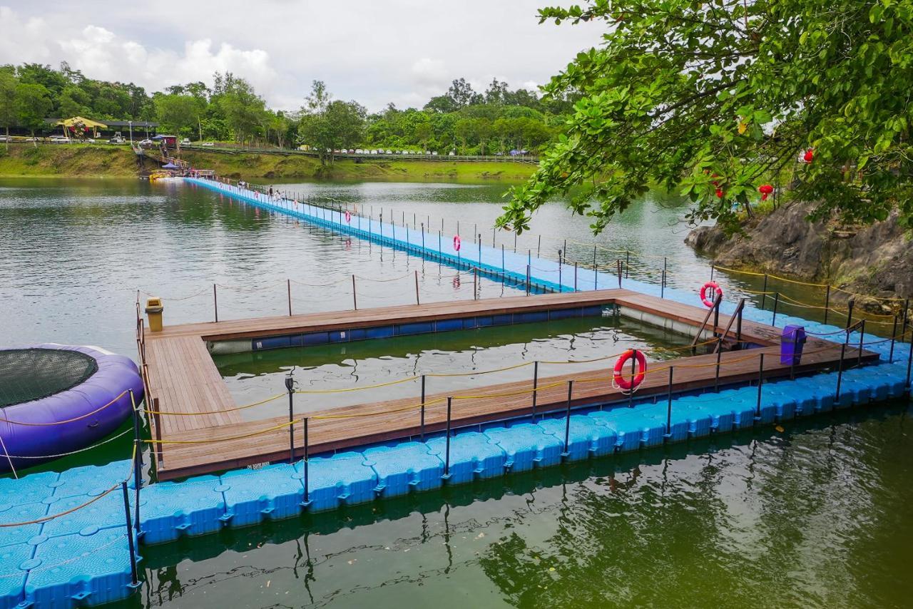 Roxy Tasik Biru Resort City Bau ภายนอก รูปภาพ