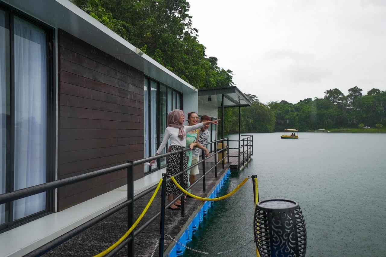 Roxy Tasik Biru Resort City Bau ภายนอก รูปภาพ