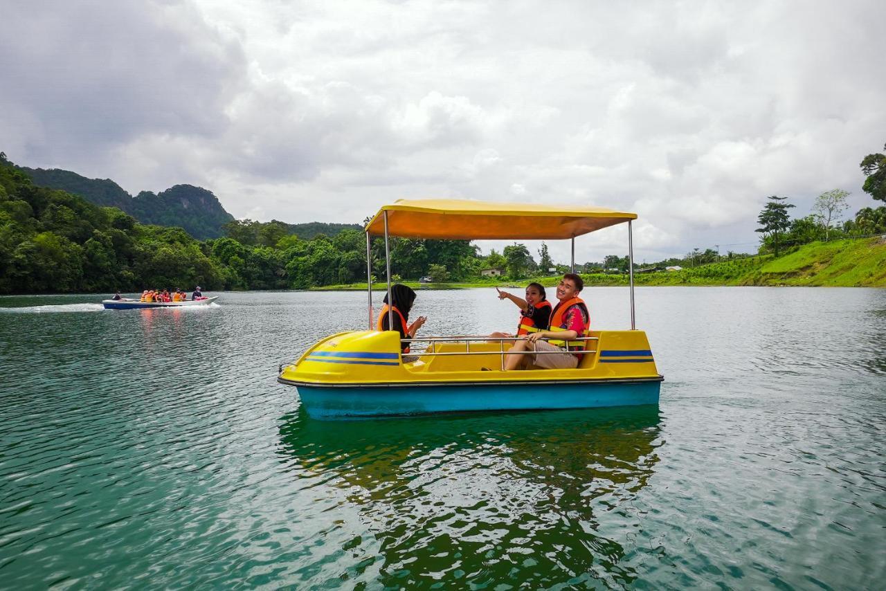 Roxy Tasik Biru Resort City Bau ภายนอก รูปภาพ