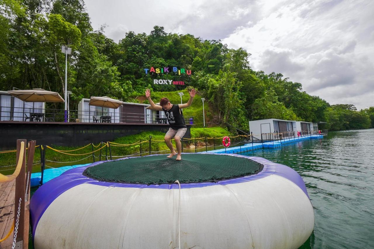 Roxy Tasik Biru Resort City Bau ภายนอก รูปภาพ