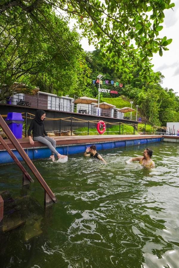 Roxy Tasik Biru Resort City Bau ภายนอก รูปภาพ